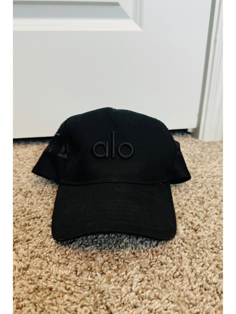 Alo Yoga Black Mesh Trucker Hat Adjustable Snapback